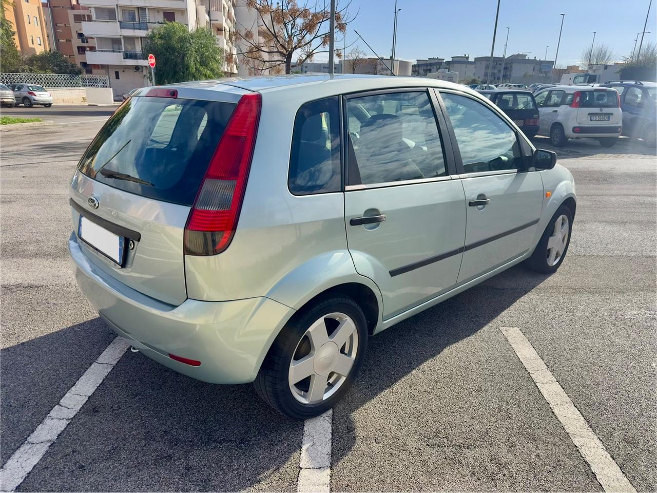 Ford Fiesta 1.2 16V 5p. Zetec