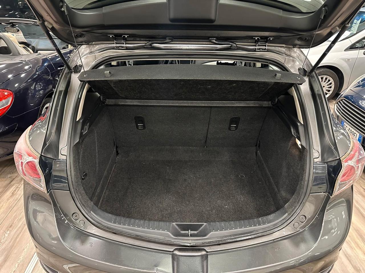 Mazda 3 1.6 Advanced