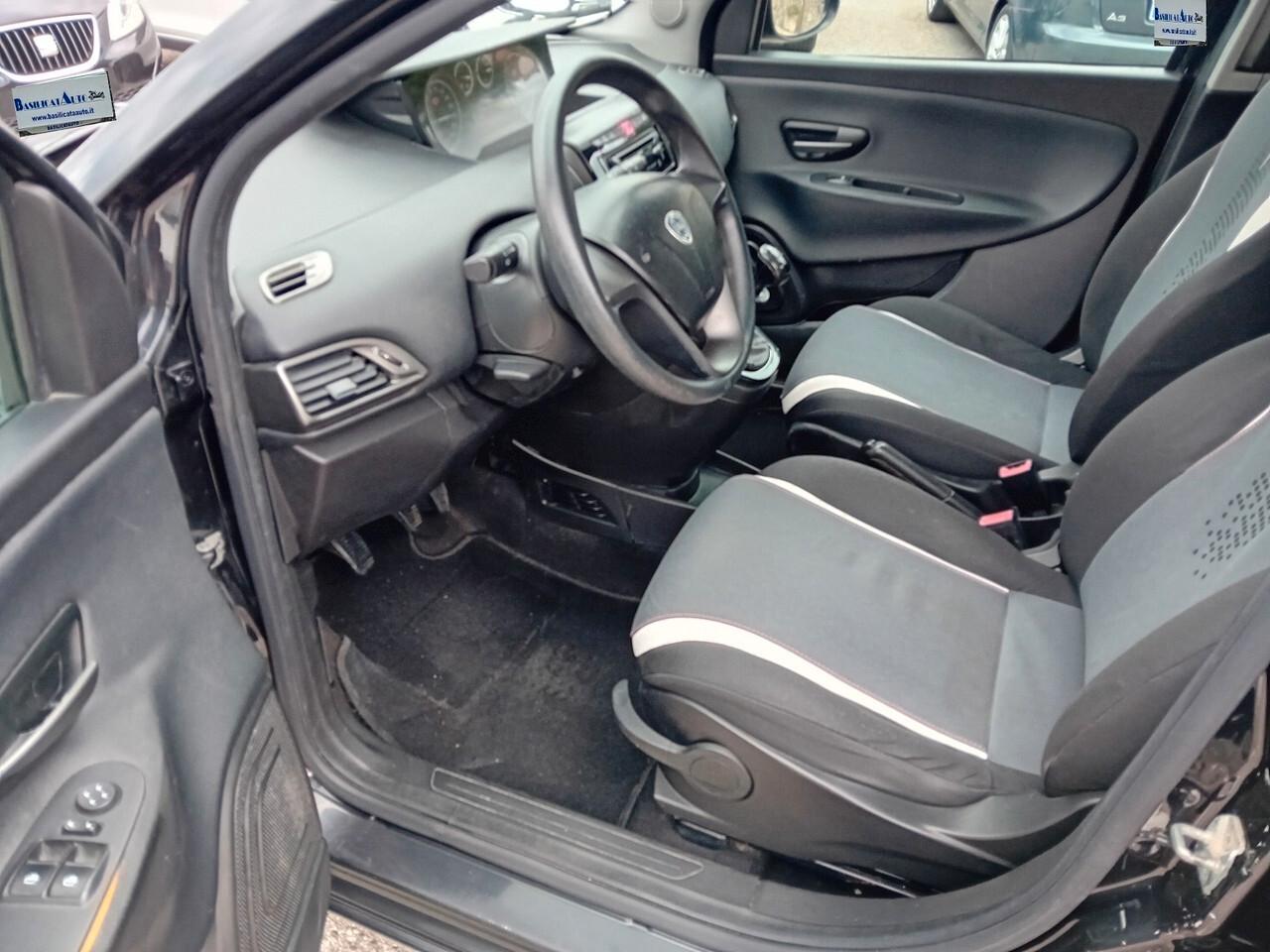 Lancia Ypsilon 1.2 69 CV 5 porte Elefantino