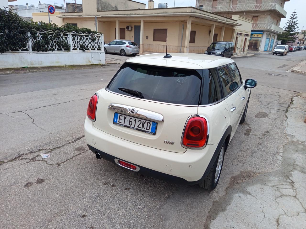 Mini 1.2 One automatica, navi