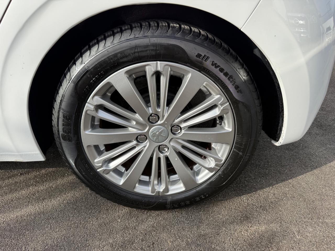 Peugeot 208 1.2 Benzina 82 5 porte Allure