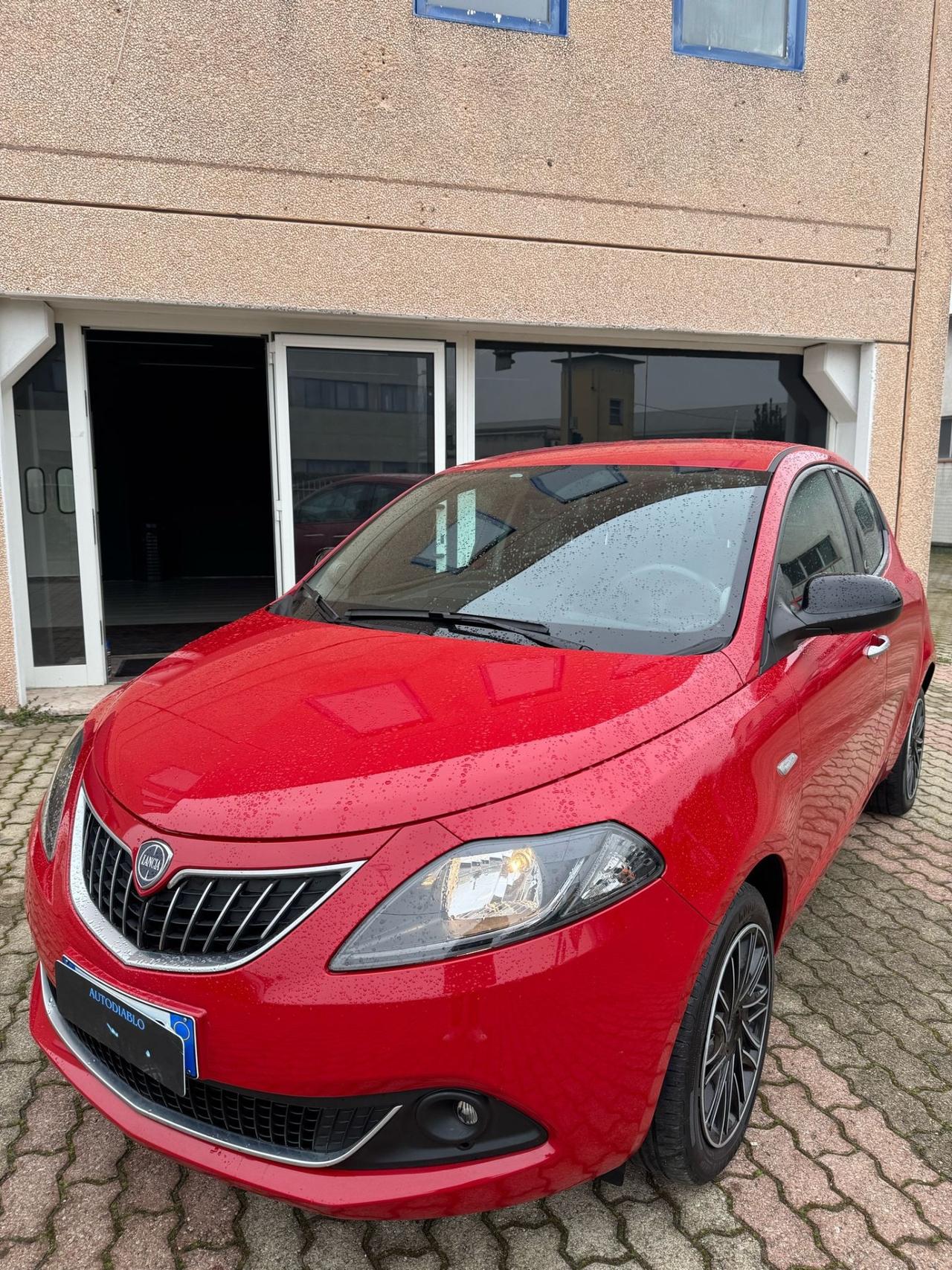 Lancia Ypsilon 1.0 FireFly 5 porte S&S Hybrid Ecochic Gold