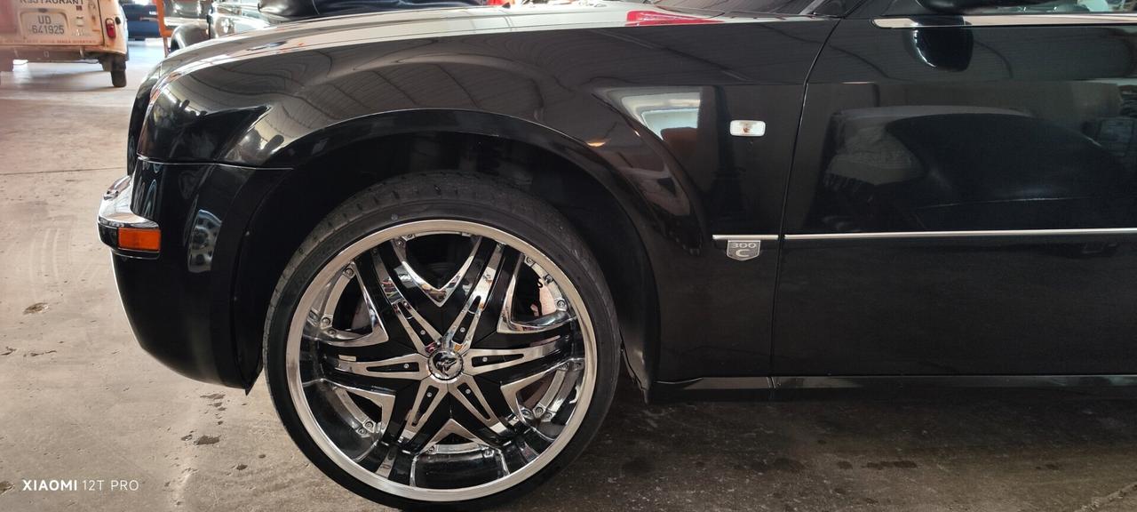 RARA Chrysler 300C (5.700 V8 340cv HEMI) AWD
