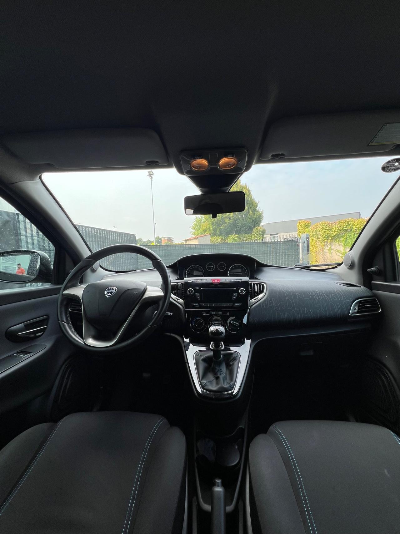 Lancia Ypsilon 1.2 69 CV 5 porte GPL Ecochic Elefantino blu