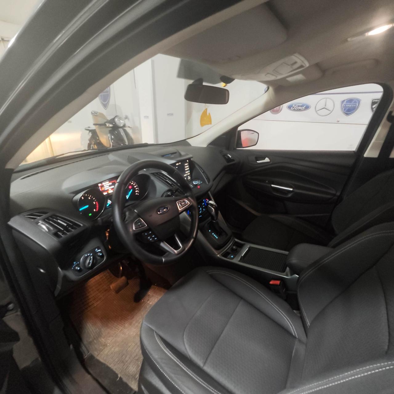 Ford Kuga 1.5 TDCI 120 CV S&S 2WD Powershift Business 12 mesi di garanzia