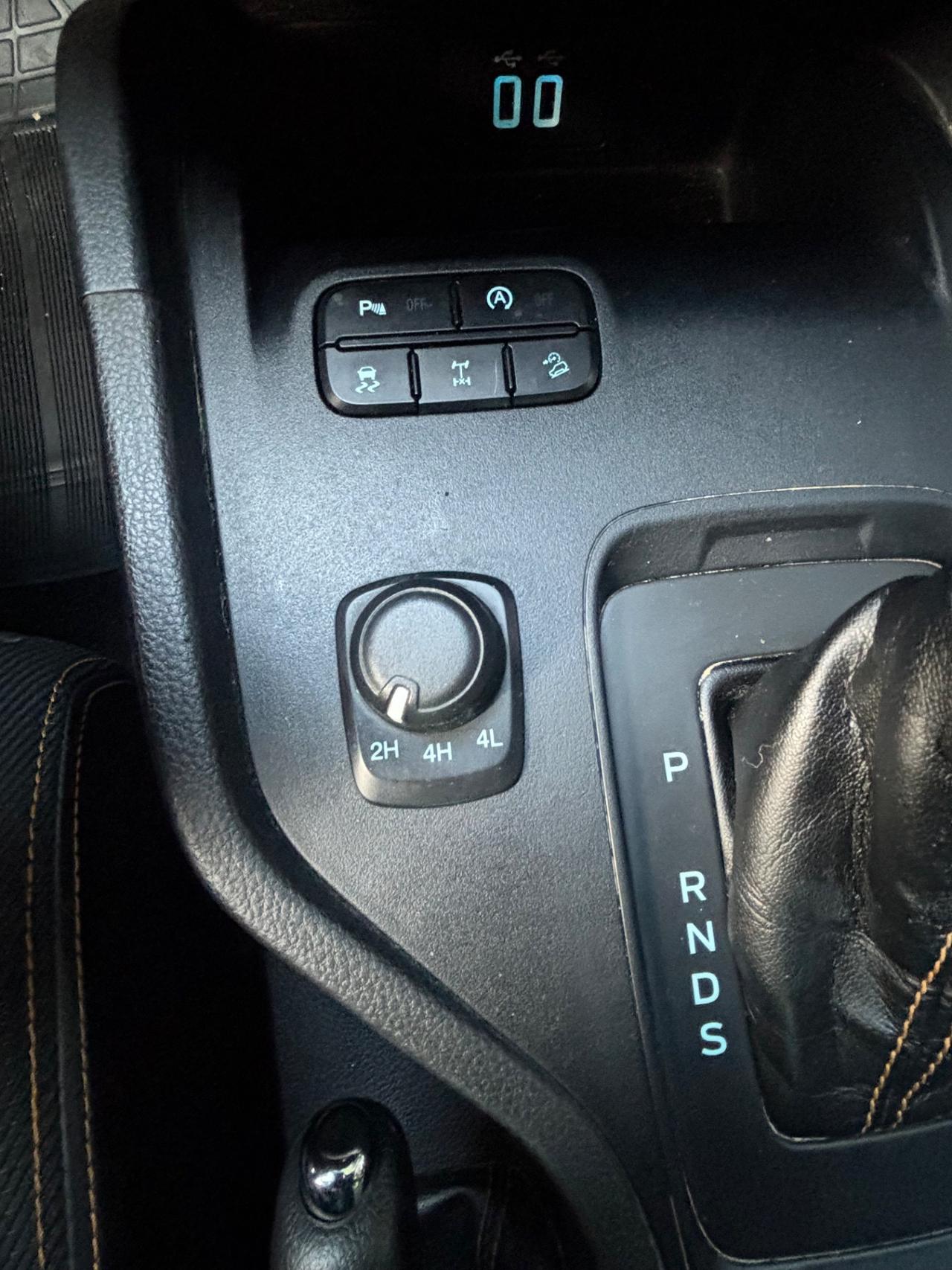 Ford Ranger 2.0 TDCi DC Wildtrak 5 posti (MOTORE NUOVO)