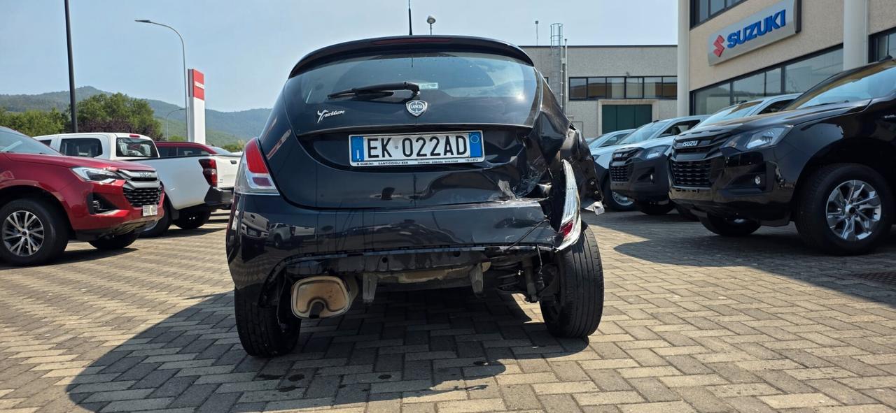 LANCIA YPSILON 1,2 69cv SINISTRATA