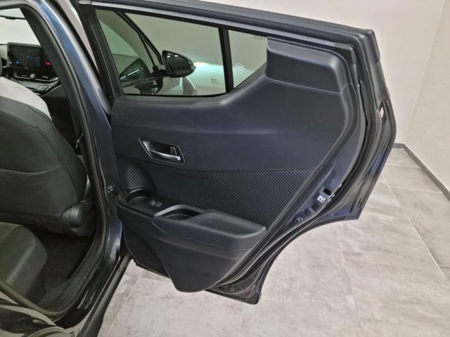 TOYOTA C-HR 2.0 Hybrid E-CVT GR Sport Black Edition