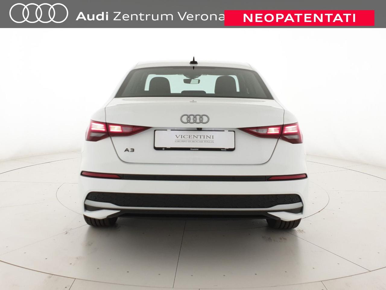 Sedan 30TFSI 116CV S tronic Business