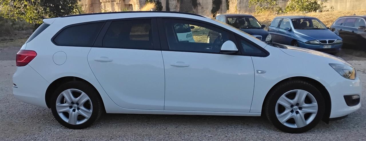 Opel Astra 1.4 Turbo 140CV Sports Tourer GPL Tech Cosmo