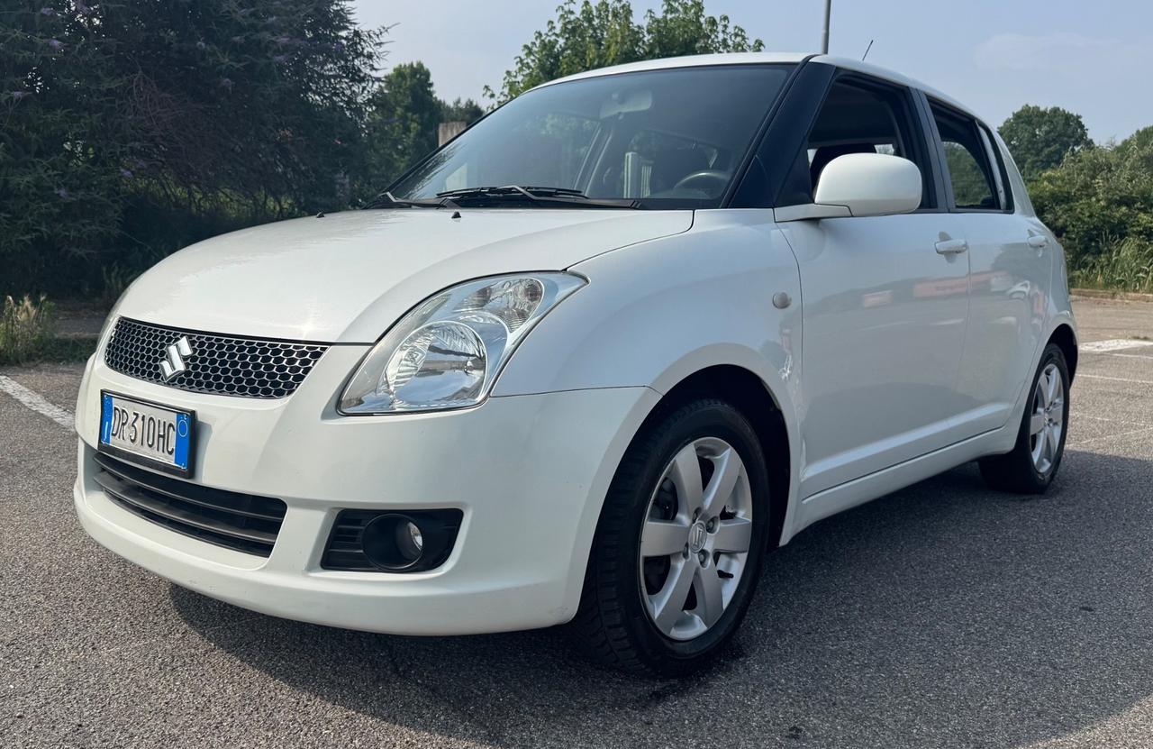 Suzuki Swift bianco perla idonea ai neopatentati