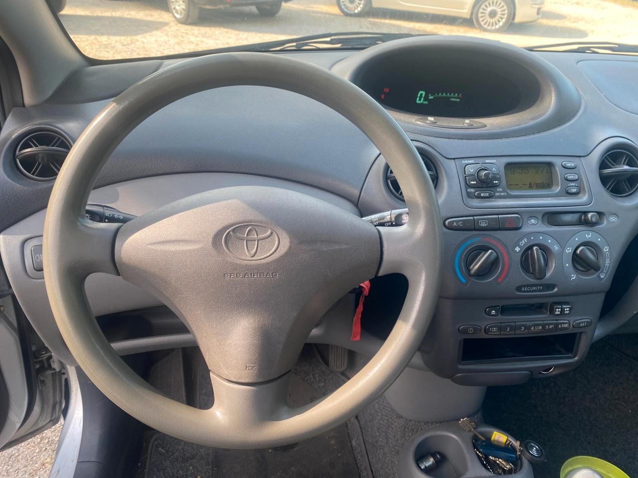 Toyota Yaris 1.0i 16V cat 3 porte Sol