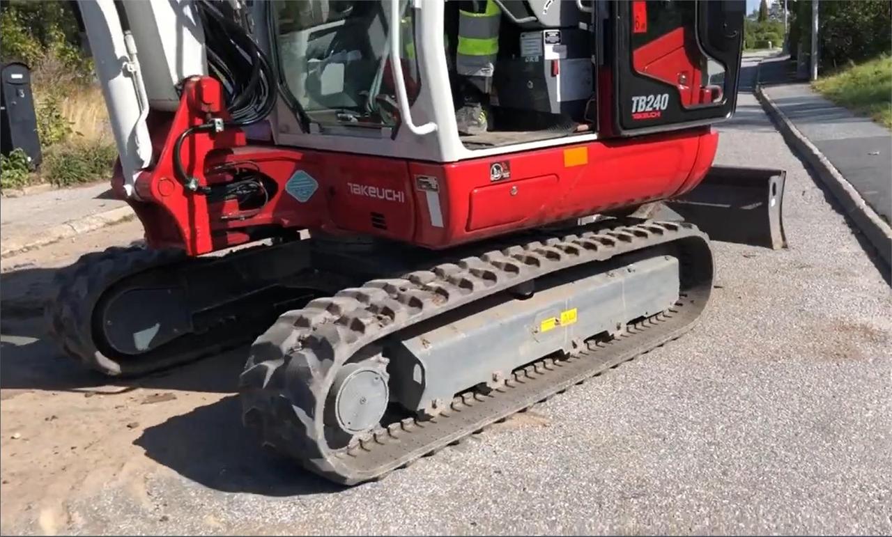 Takeuchi  TB240,