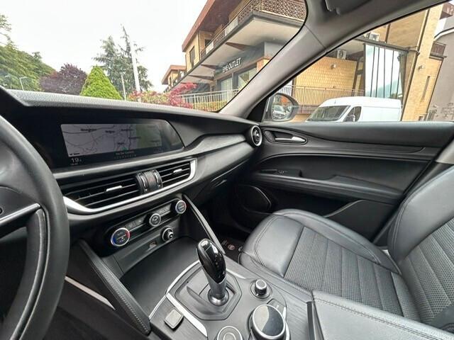 Alfa Romeo Stelvio 2.2 Turbodiesel 180 CV AT8 RWD Super
