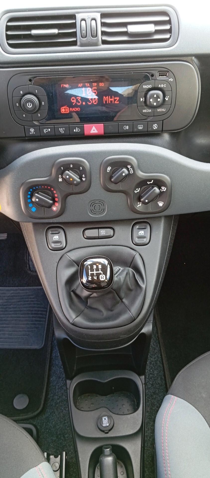 Fiat Panda 1.2i 69 CV-Garanzia-Neopatentati