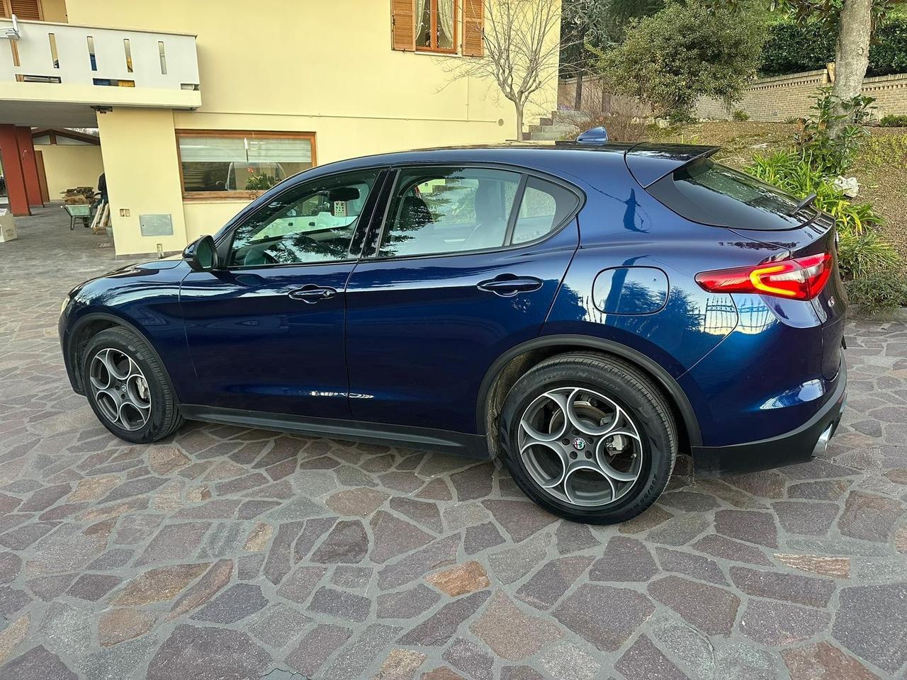 Alfa Romeo Stelvio 2.2 Turbodiesel 210 CV AT8 Q4 Executive