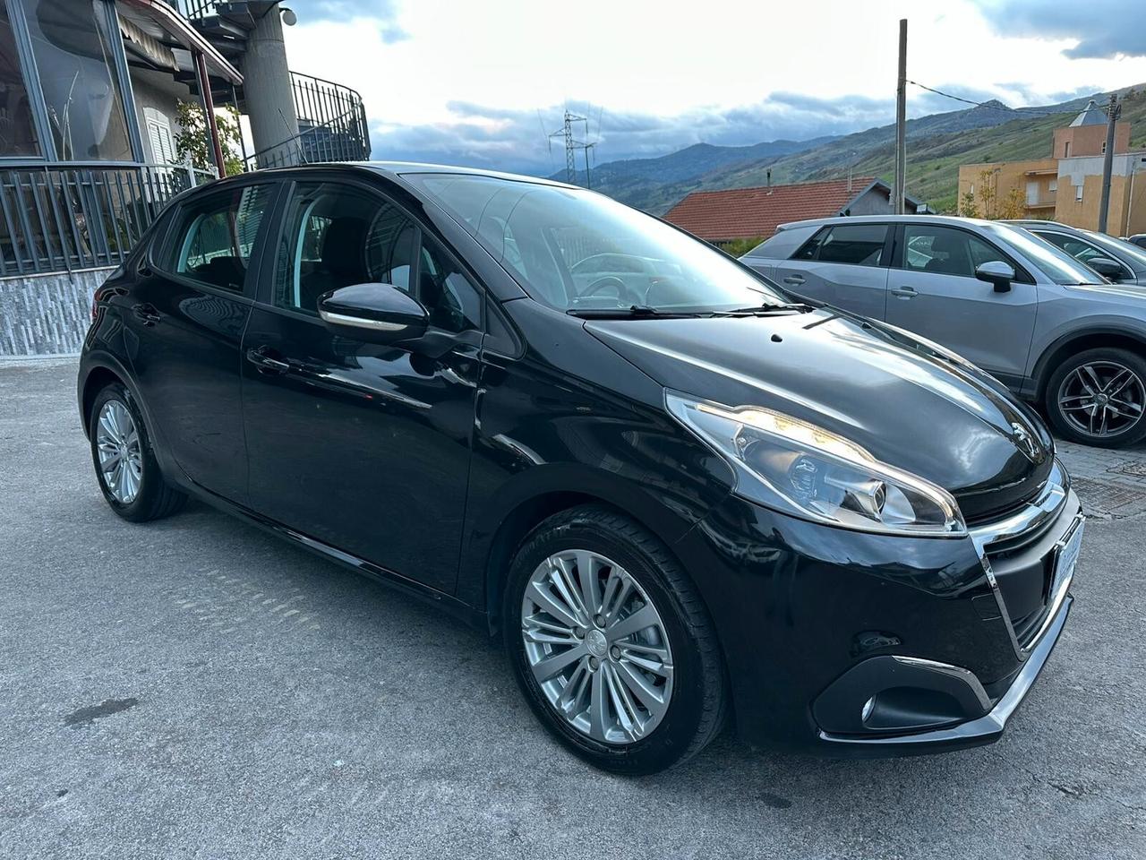 Peugeot 208 BlueHDi 75 5 porte Allure