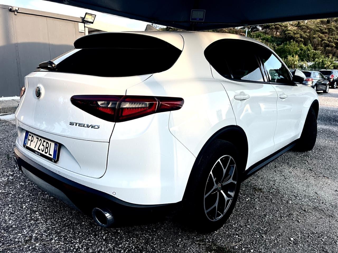 Alfa Romeo Stelvio 2.2 Turbodiesel 210 CV AT8 Q4 Executive