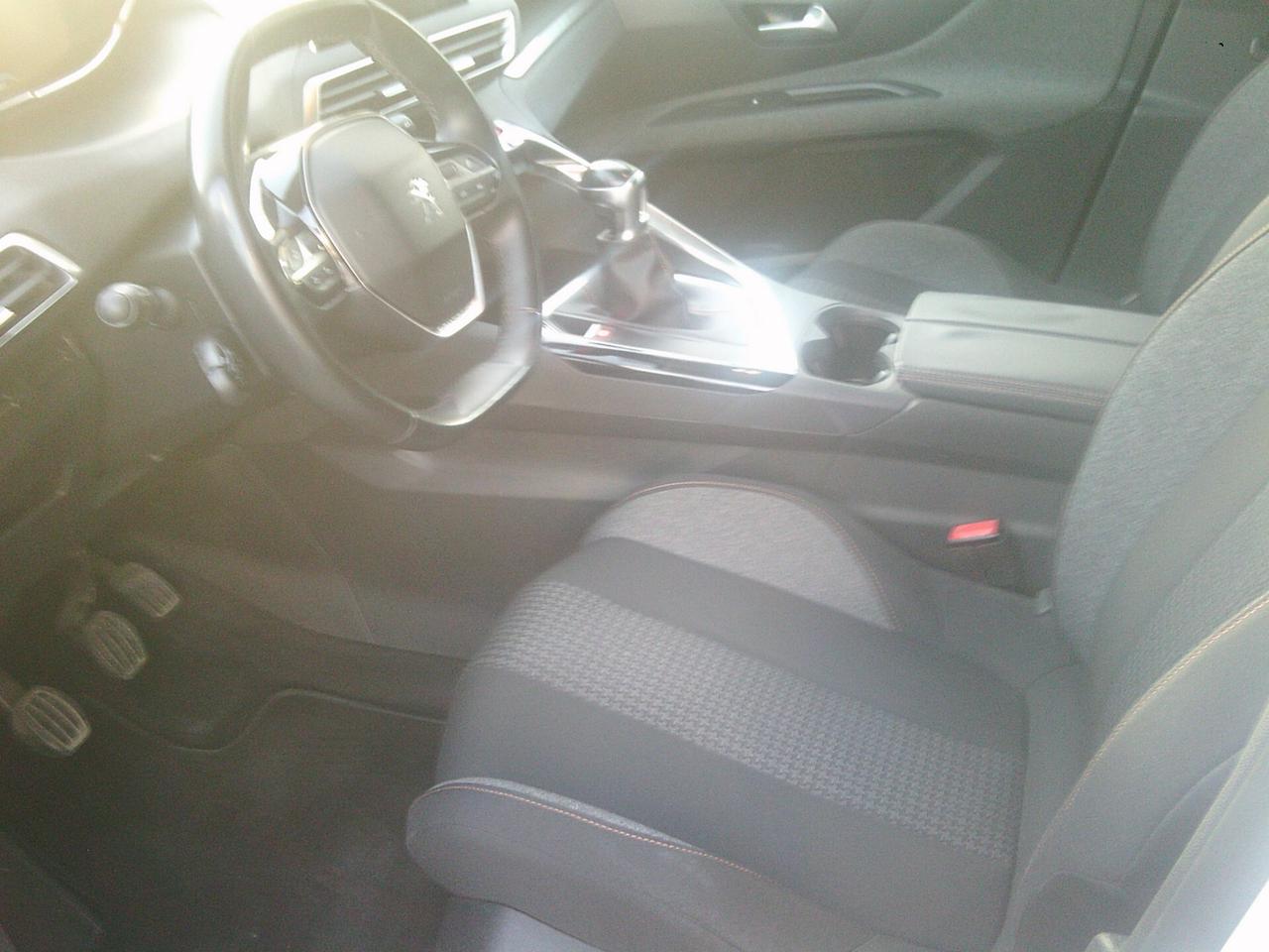 Peugeot 3008 BlueHDi 130 S&S Allure