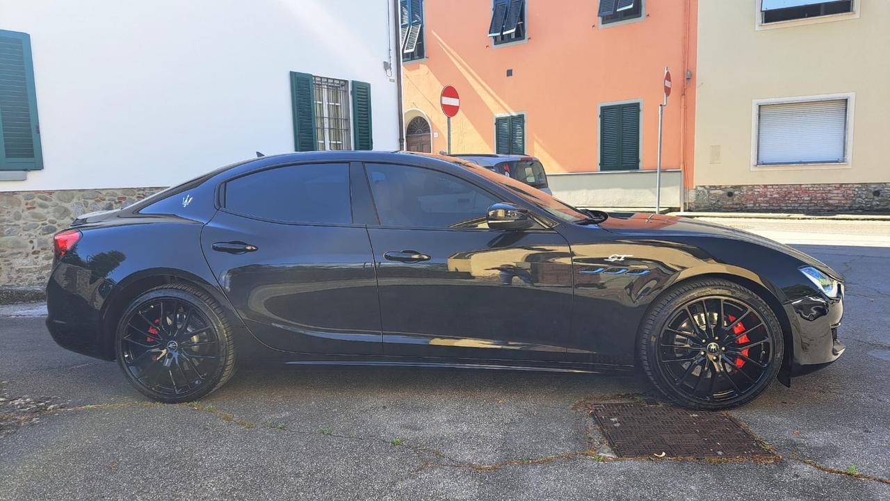 Maserati Ghibli 330 CV MHEV GT