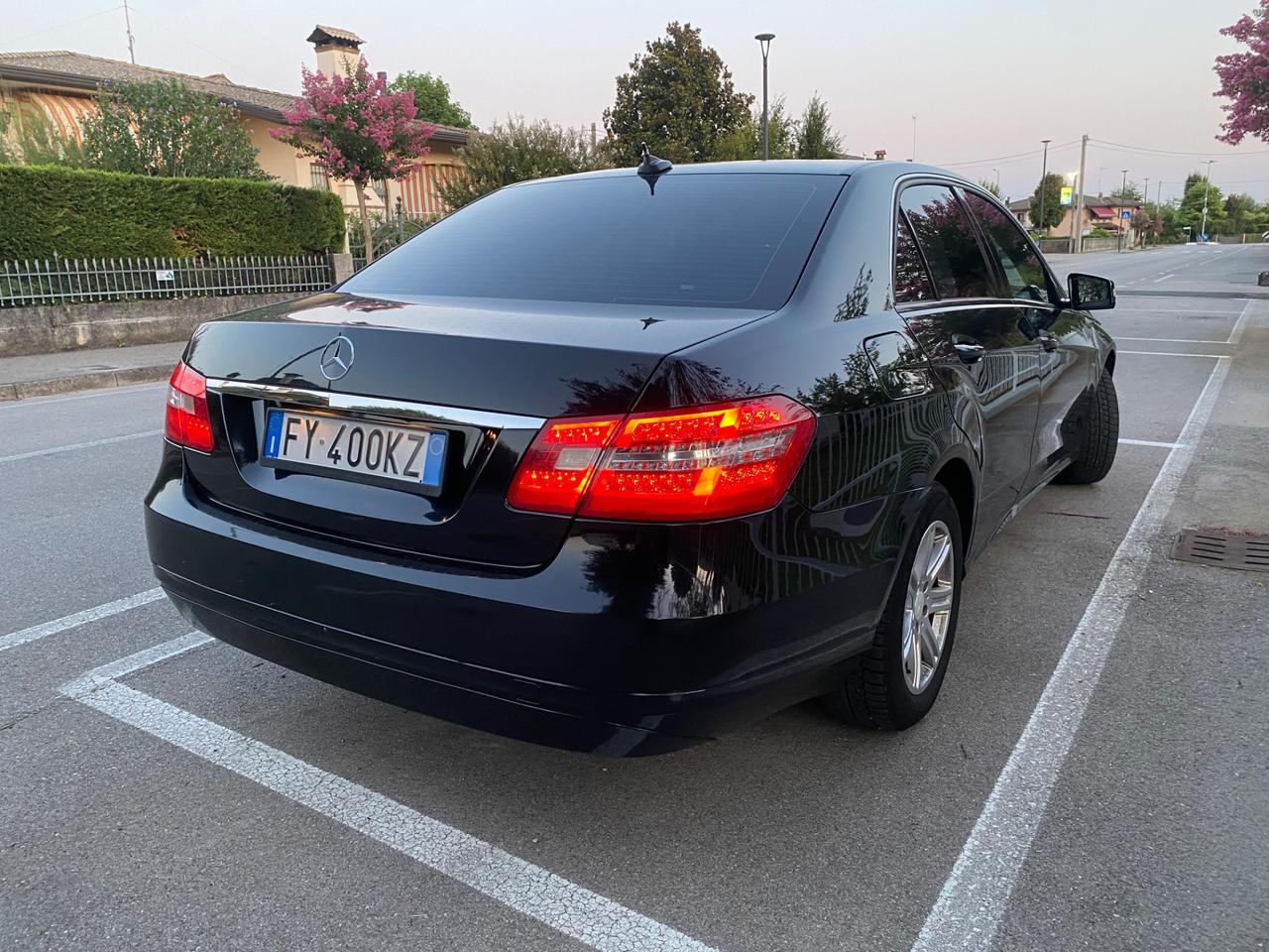 Mercedes-benz E 200 220 CDI BlueEFFICIENCY Elegance