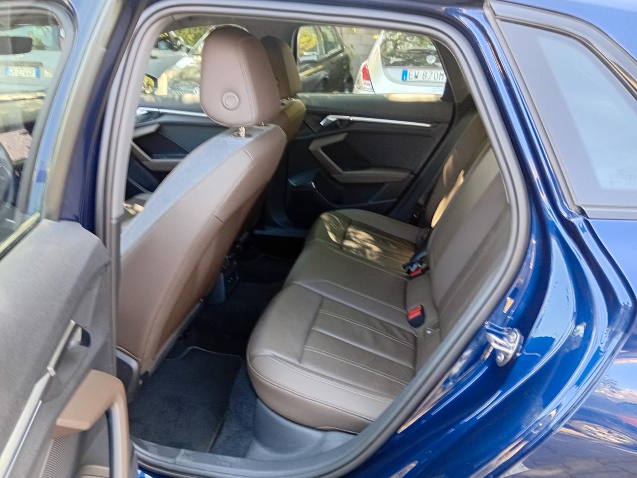 Audi A3 SPB 30 g-tron S tronic line edition + Blocksistem