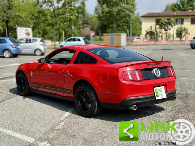FORD Mustang COUPE