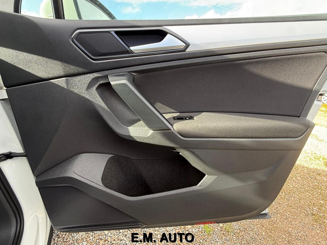 Volkswagen Tiguan 2.0 TDI SCR 4MOTION Business Blu