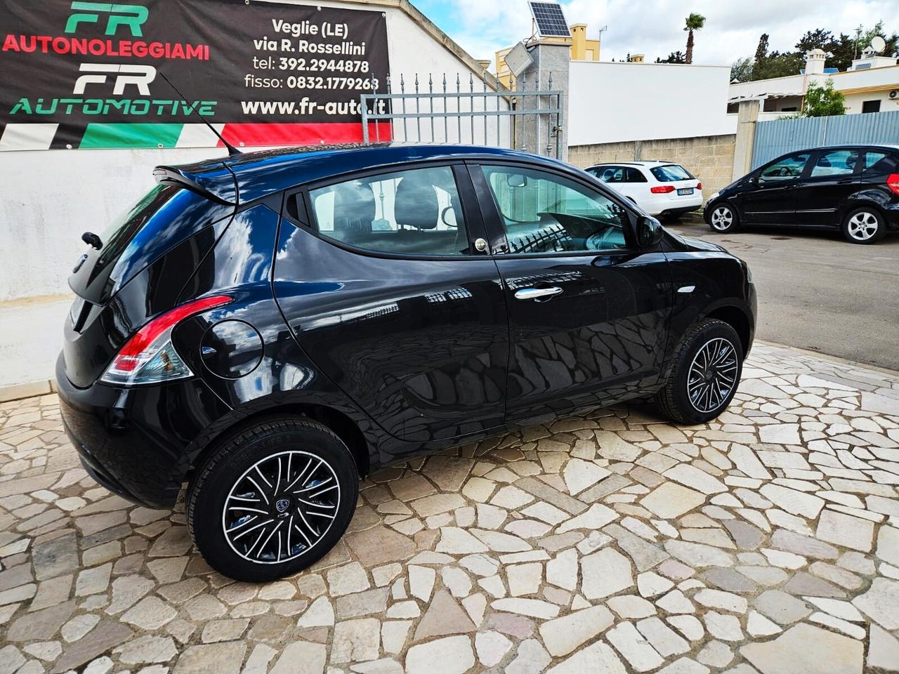 Lancia Ypsilon 0.9 TwinAir 85 CV 5 porte Metano Ecochic Elefant.Blu