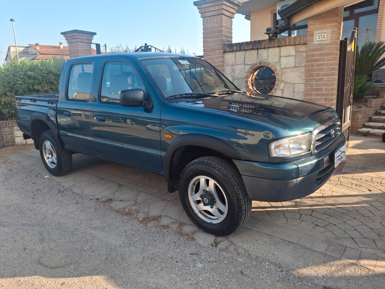 Mazda B 2500 2.5 TD/110CV Double-Cab SDX Pik up 4x4 5 posti