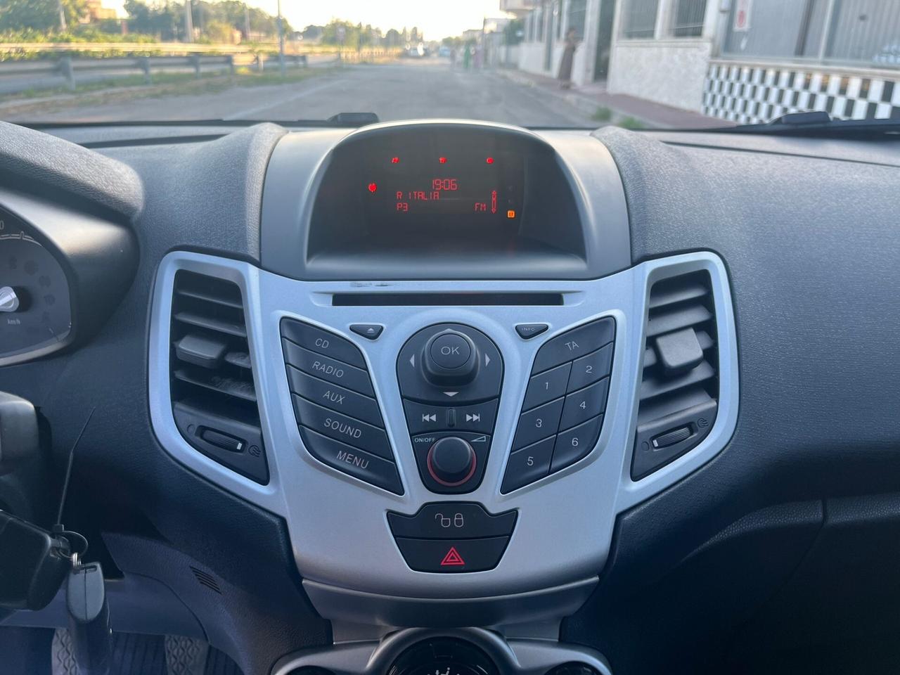 Ford Fiesta 1.4 5 porte Bz.- GPL Titanium Unipro 2012