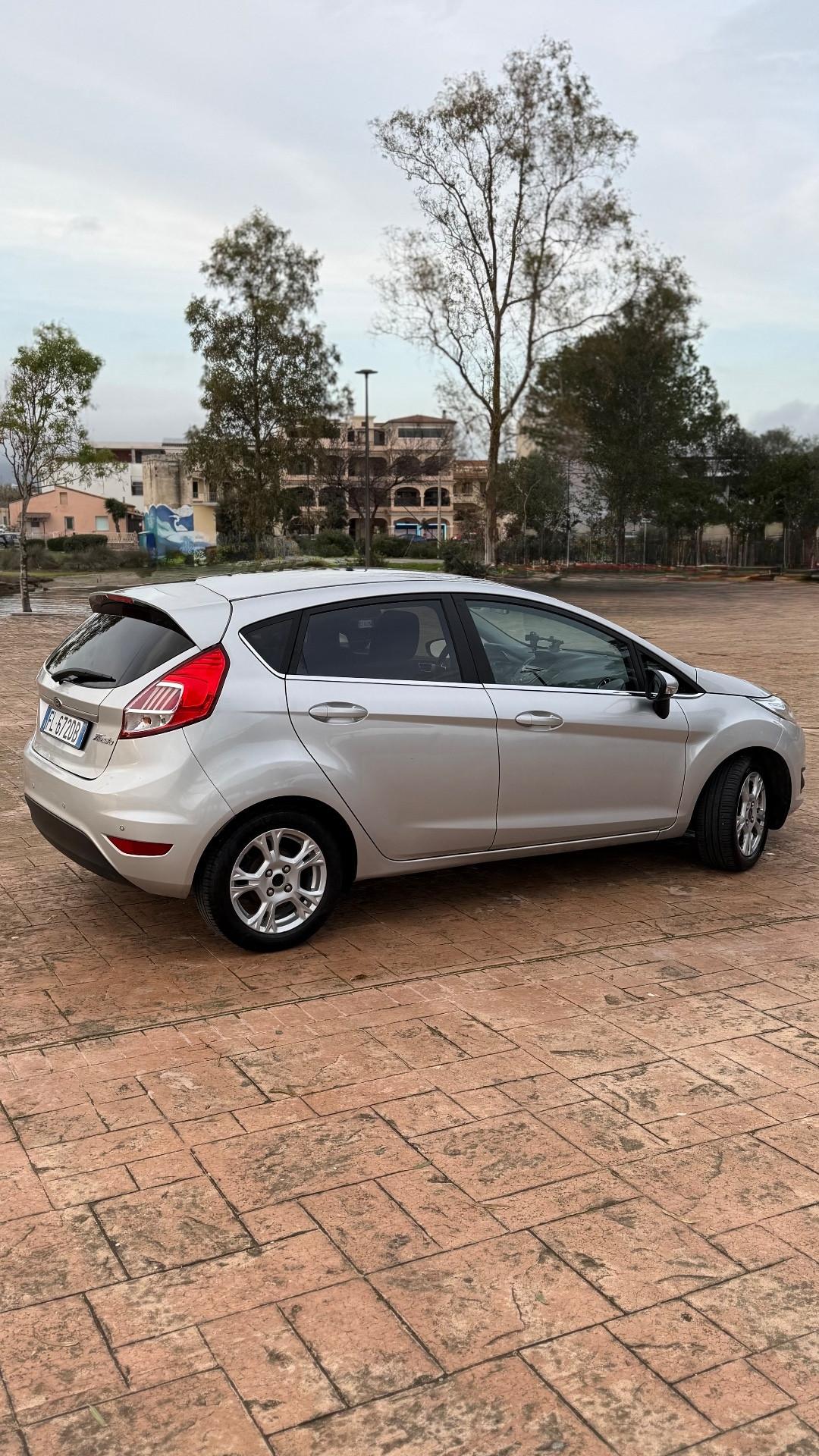 Ford Fiesta 1.5 TDCi 75CV 5 porte Titanium