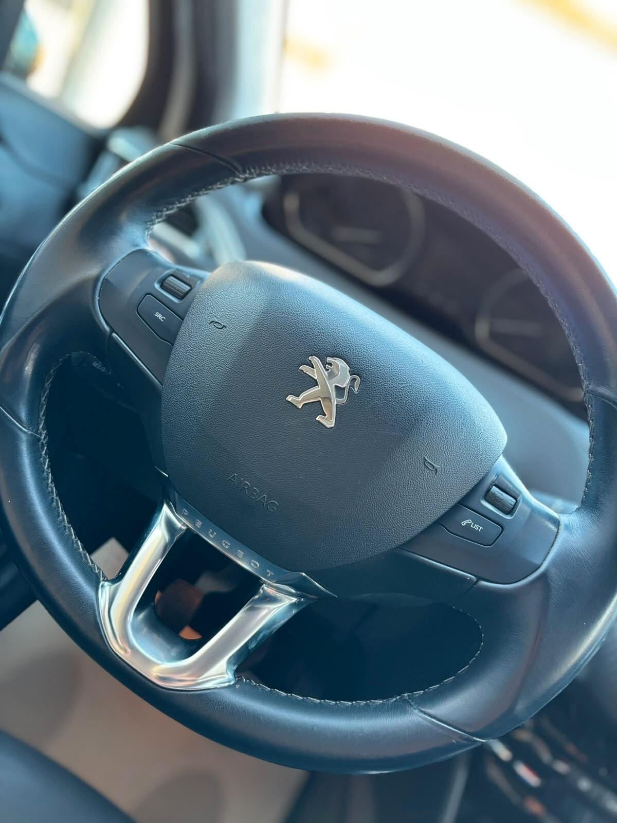 Peugeot 2008 1.6 e-HDi 92 CV