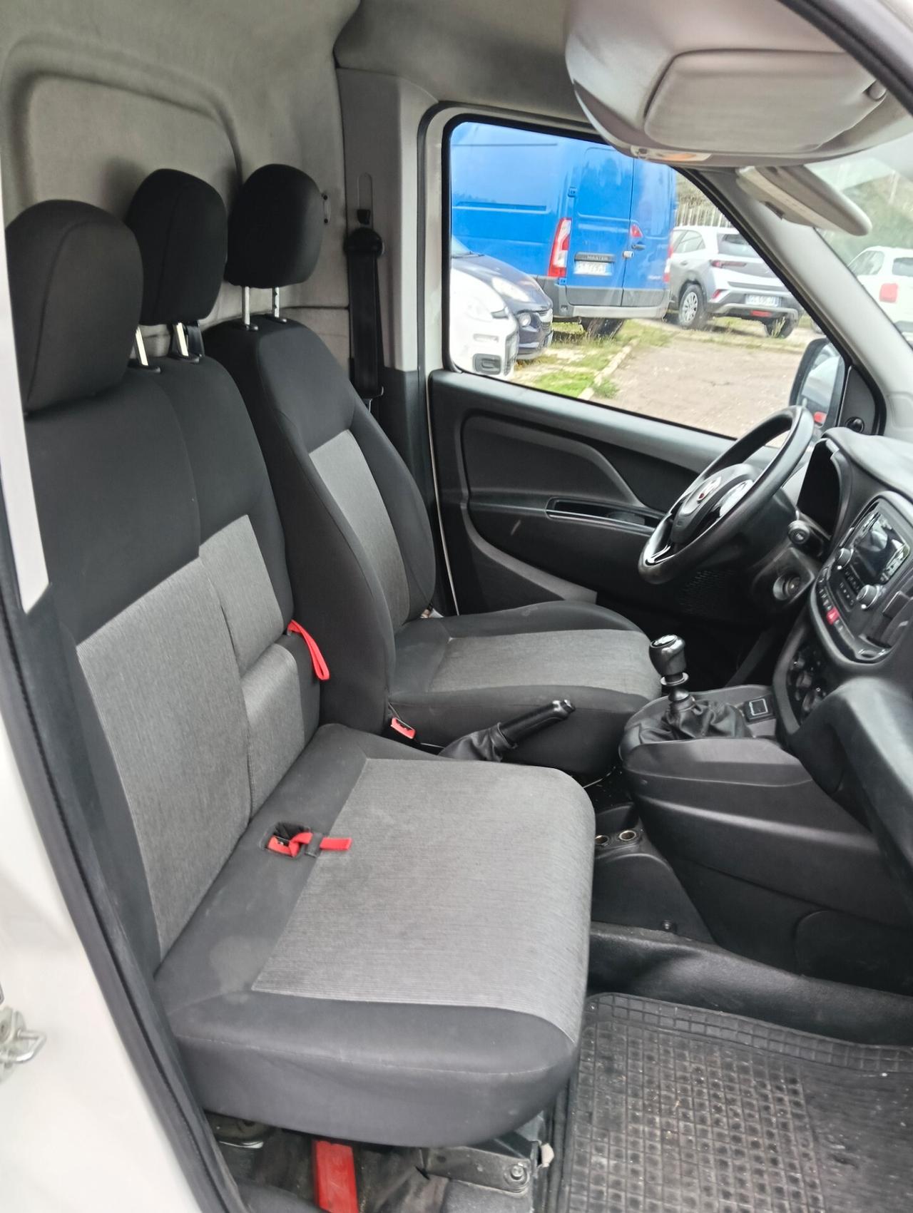 Fiat doblo 3 posti 1.6 mtj €10000