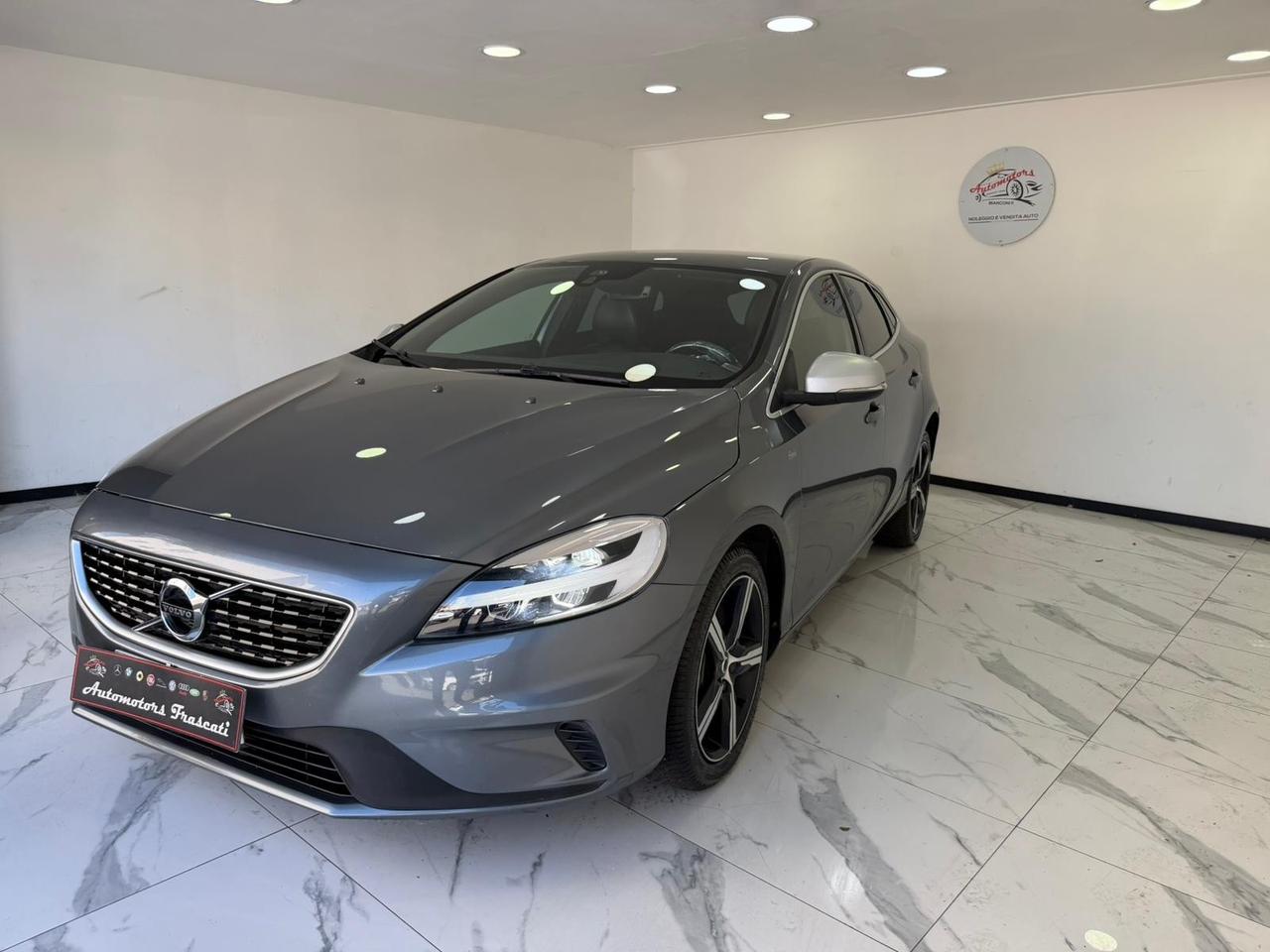 Volvo V40 D3 R-design-GARANTITA-2018