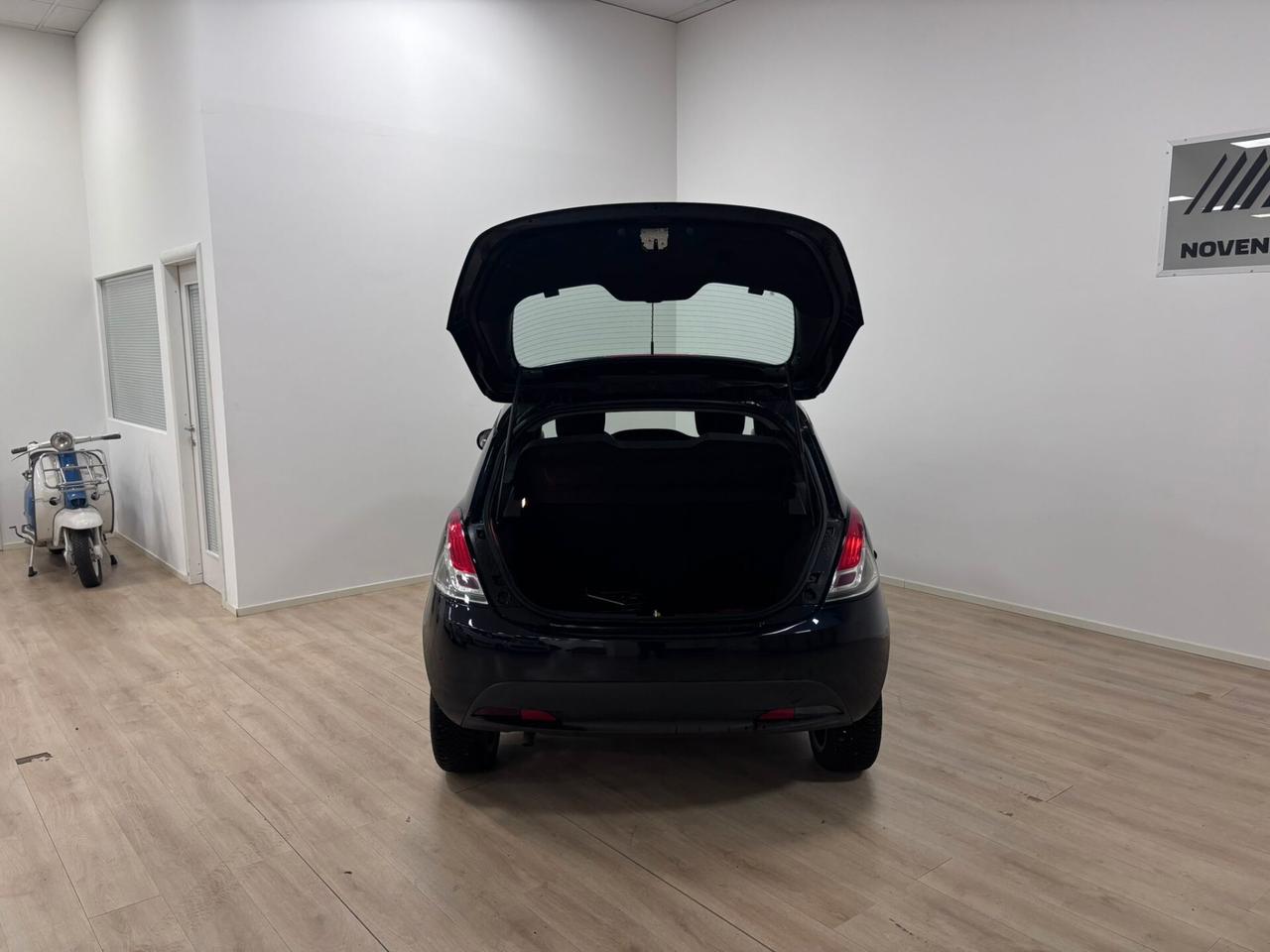 Lancia Ypsilon 0.9 TwinAir 85 CV 5 porte S&S