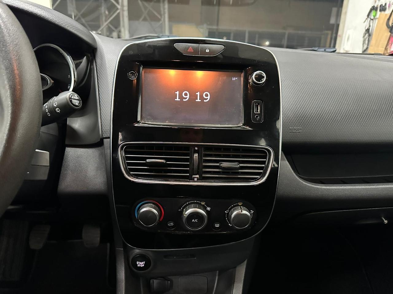 Renault Clio dCi 8V 90 CV 5 porte Duel2