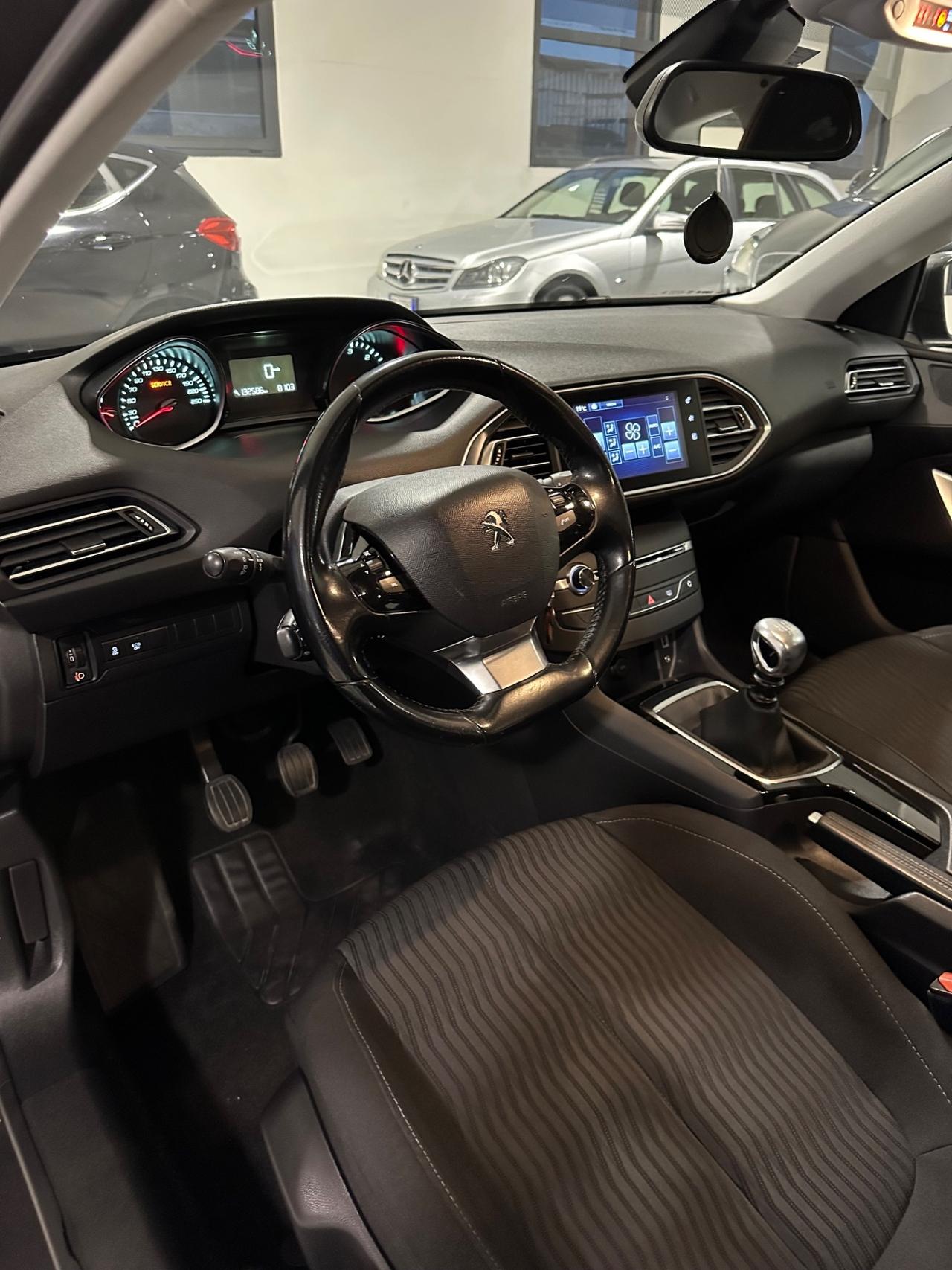 Peugeot 308 BlueHDi 120 S&S SW Allure