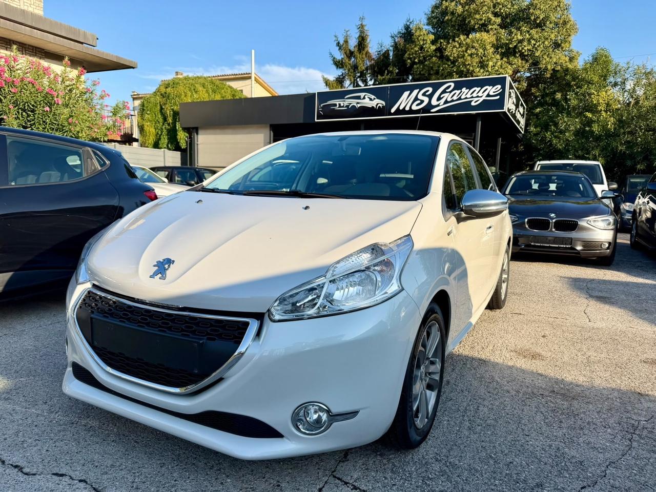 Peugeot 208 1.2 benzina Neopatentati