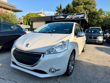 Peugeot 208 1.2 benzina Neopatentati