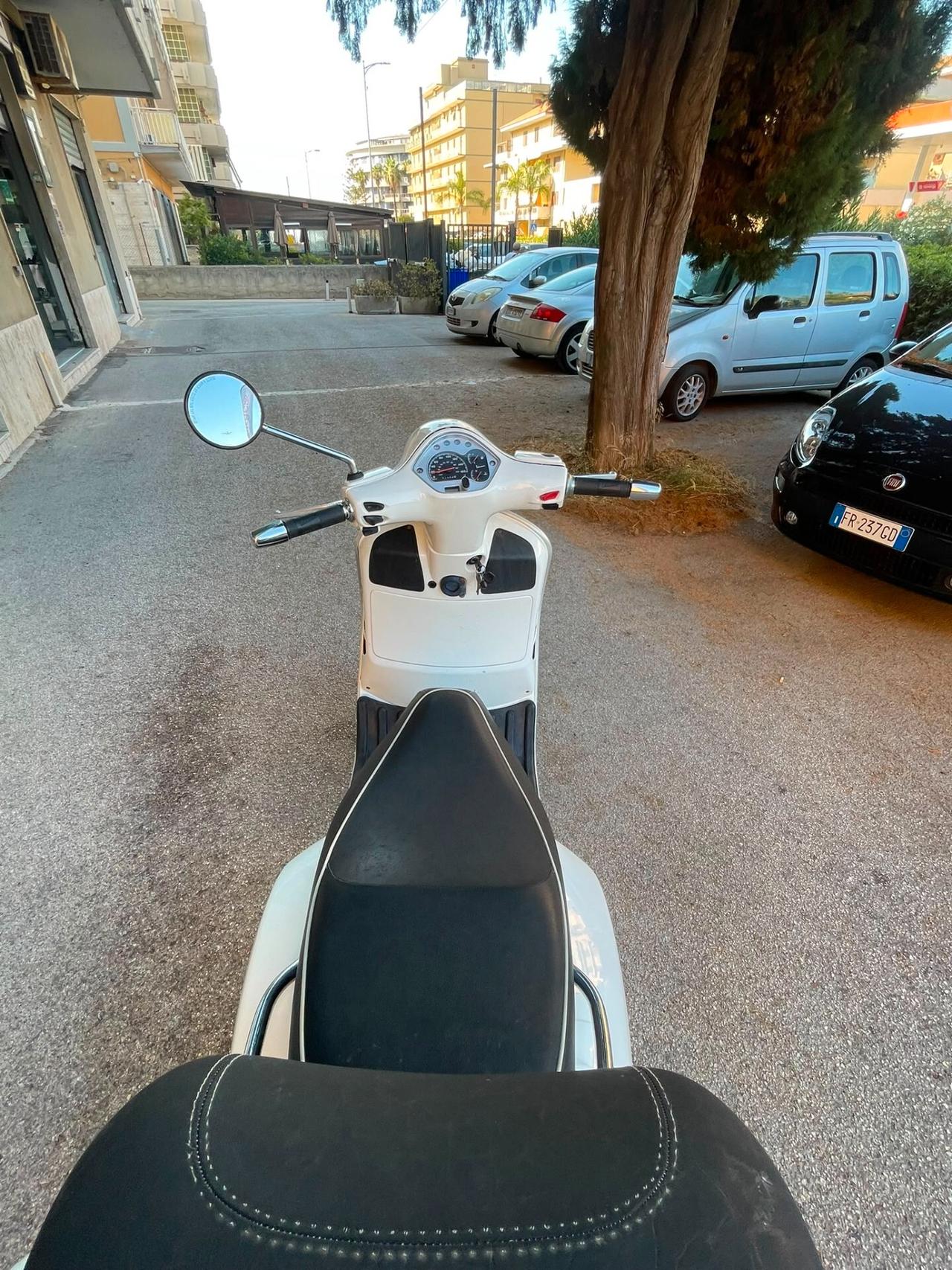 Piaggio Vespa 300 GTS