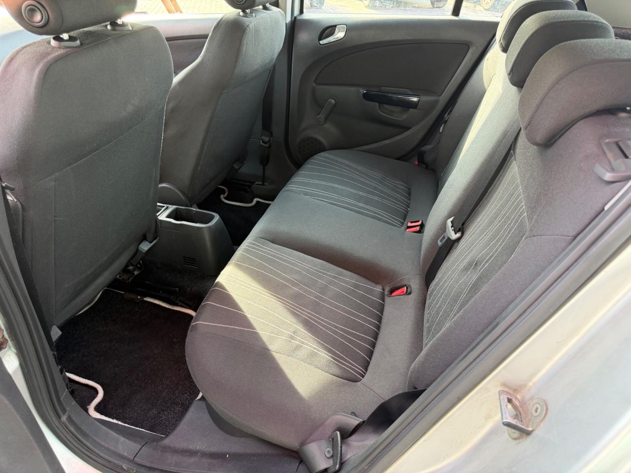 Opel Corsa 1.4 BENZINA CAMBIO AUTOMATICO