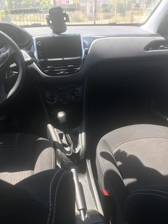 Peugeot 208 BlueHDi 75 5 porte Black Line