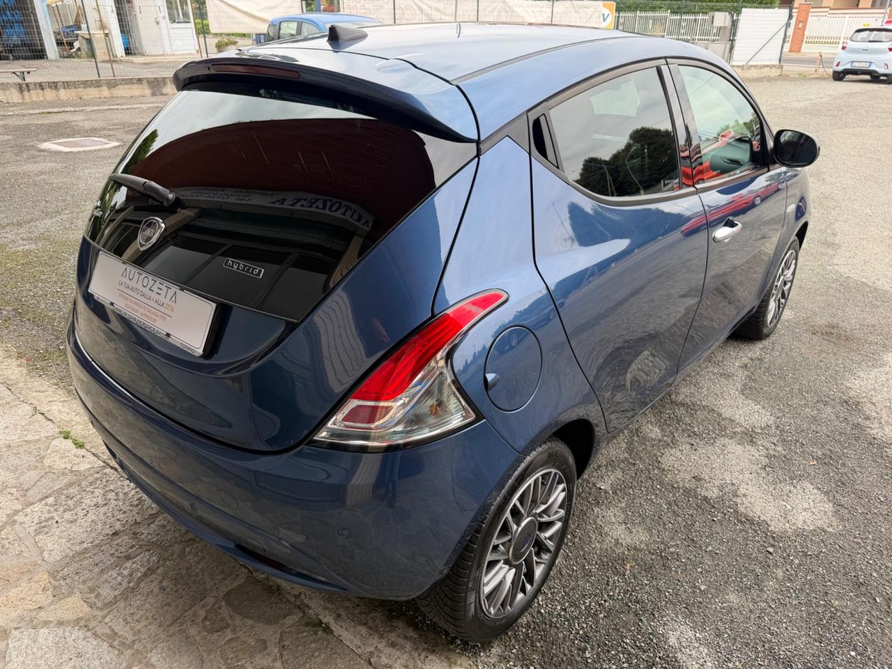 Lancia Ypsilon 1.0 Hybrid Gold