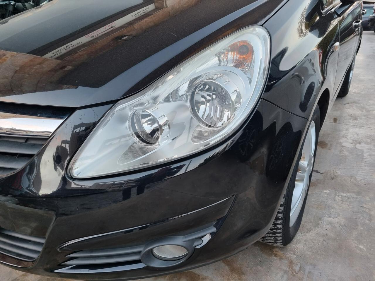 Opel Corsa 1.2 5 porte Enjoy