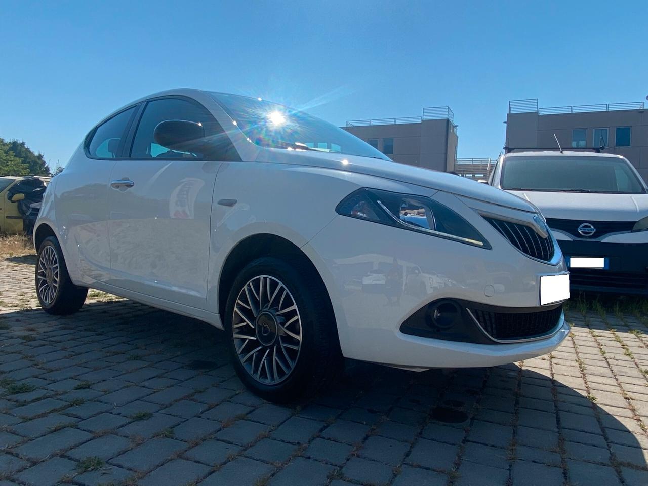 Lancia Ypsilon 1.0 FireFly 5 porte S&S Hybrid Gold Plus