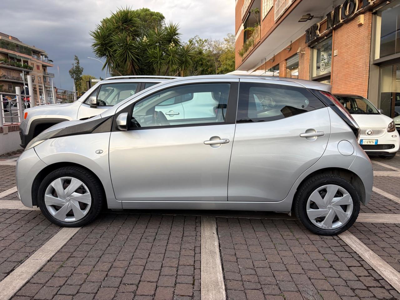 Toyota Aygo 1.0 VVT-i x-play 5p. - OTTIME CONDIZIONI !!