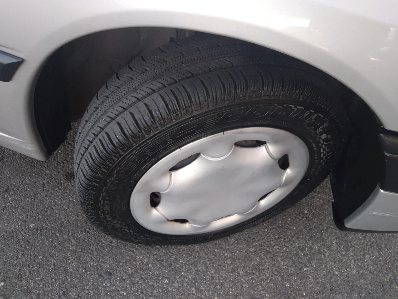 Peugeot 306 1.6i 88cv cat 5 porte XT x neopatentati