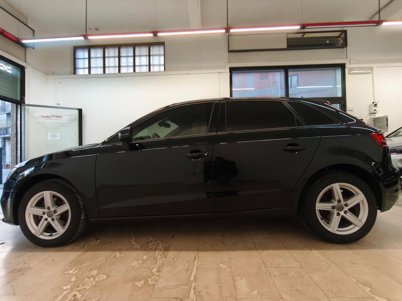 Audi A3 SPB 1.6 tdi S-tronic Navi Xenon Pdc