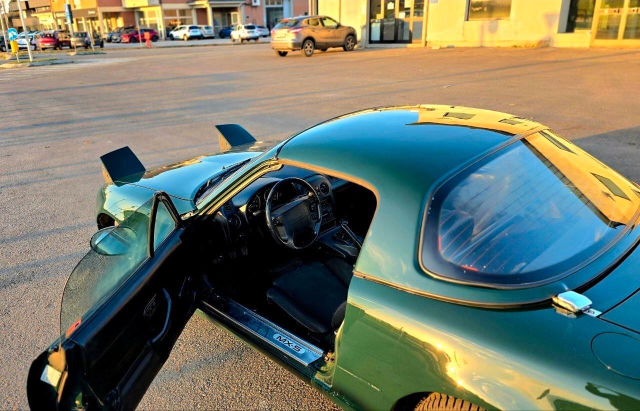 Mazda MX-5 1.8i 16V cat